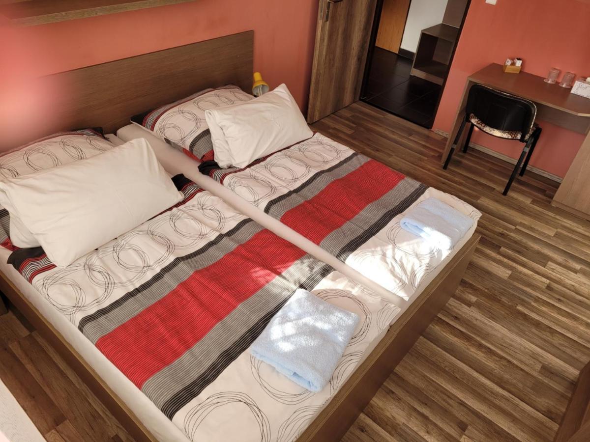 Hotel Gol Prostejov Luaran gambar