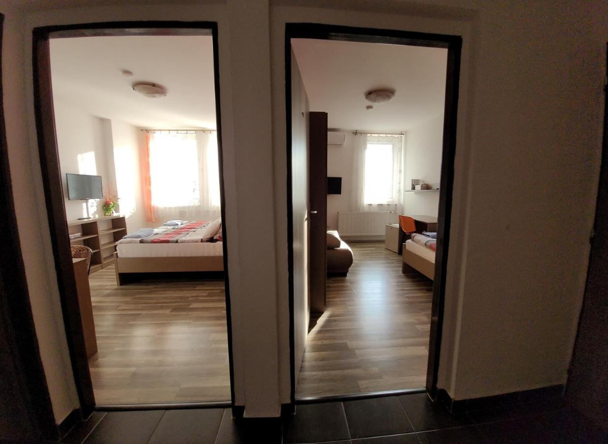Hotel Gol Prostejov Luaran gambar