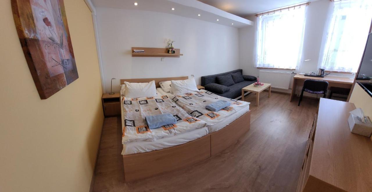 Hotel Gol Prostejov Luaran gambar