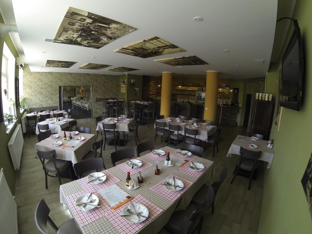 Hotel Gol Prostejov Luaran gambar